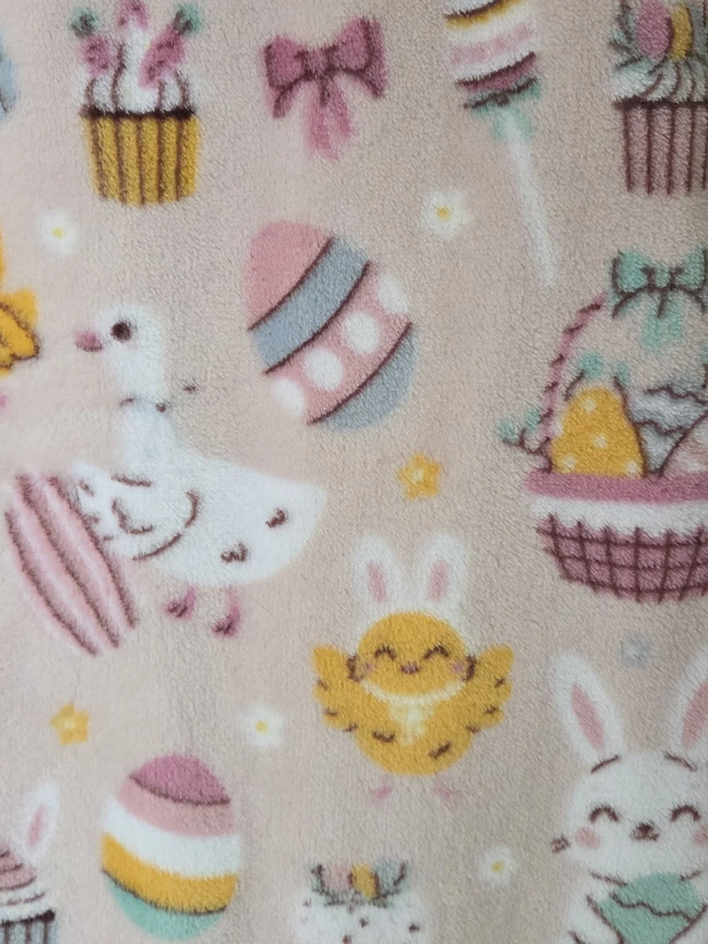 BUMBLE GROVE Bunny & Cupcake Plush Throw Blanket